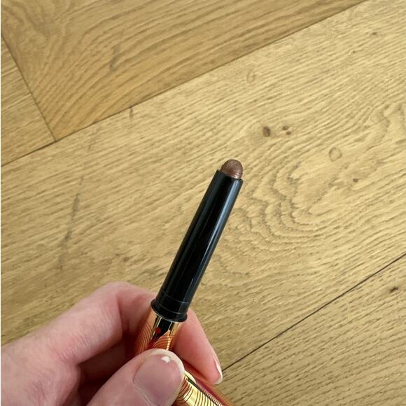 Mac Cosmetics - Chromacrayon Eye Shadow Stick in Bubbleglam Brown - Picture 2 of 3